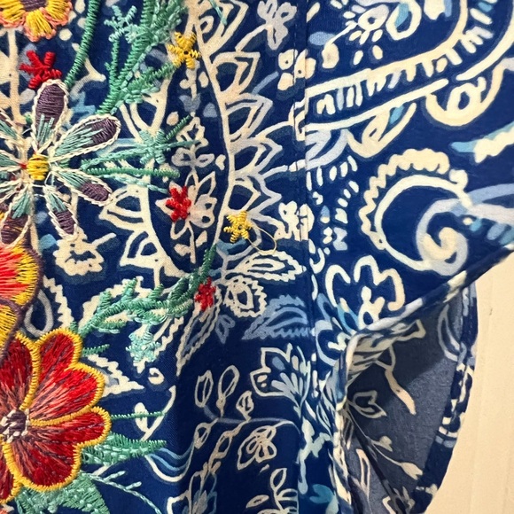 Savanna Jane Blue Embroidered Blouse size large NWT - Picture 11 of 16